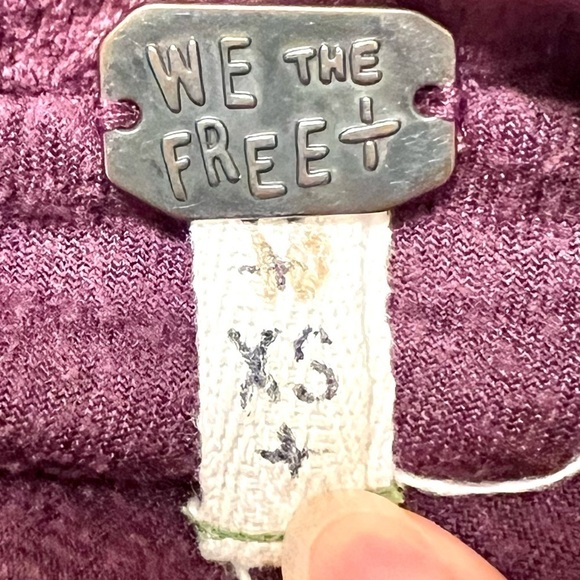 Free People Milan Crushed burned Velvet boho soft sweatshirt Burgundy size XS - Picture 6 of 10